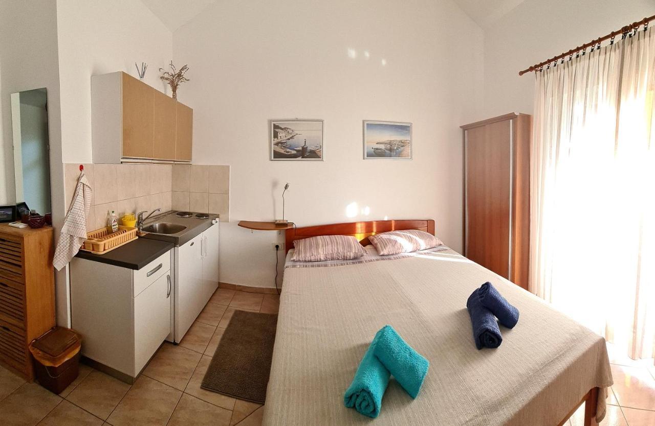 Studio Apartman Stara Baška Extérieur photo
