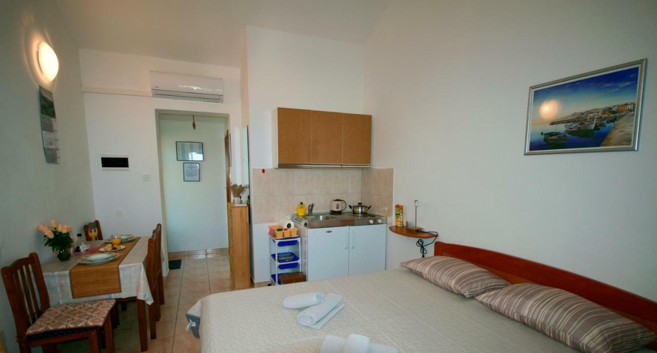 Studio Apartman Stara Baška Extérieur photo