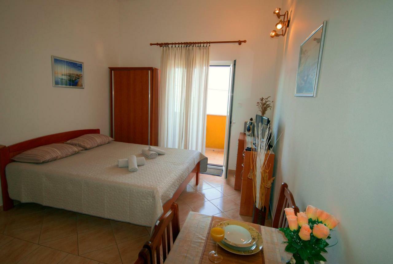Studio Apartman Stara Baška Extérieur photo