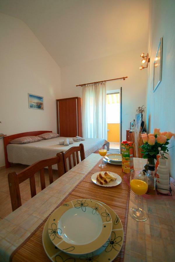 Studio Apartman Stara Baška Extérieur photo