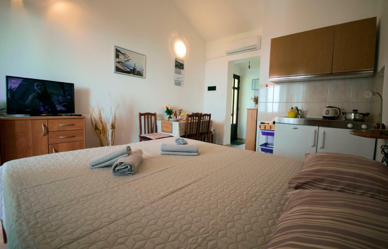 Studio Apartman Stara Baška Extérieur photo