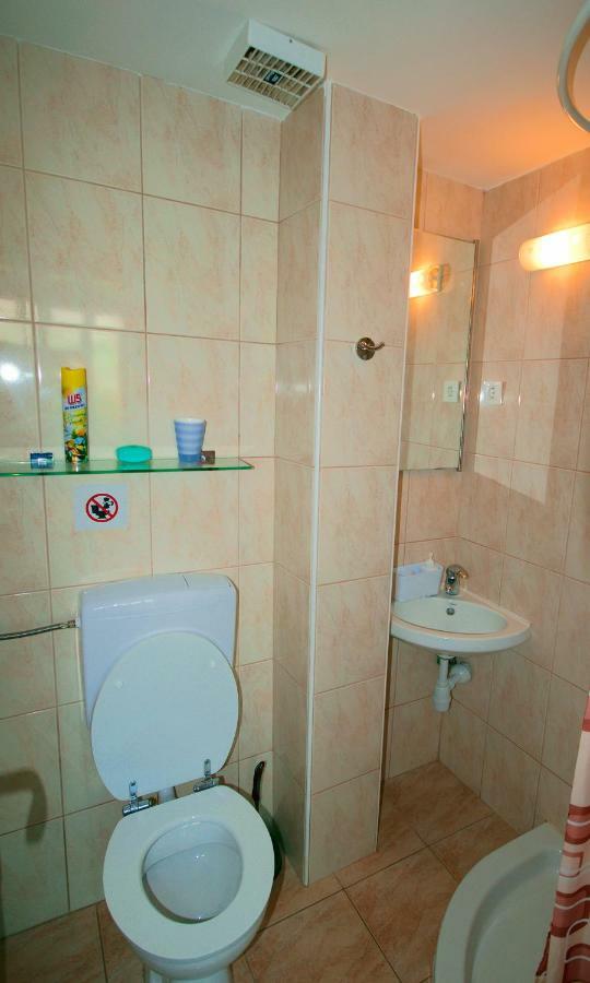 Studio Apartman Stara Baška Extérieur photo